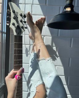 Dana Taranova feet photo thumbnail