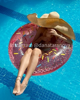 Dana Taranova feet photo thumbnail