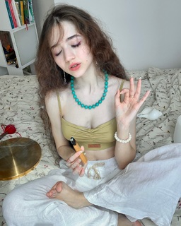 Dana Taranova feet photo thumbnail