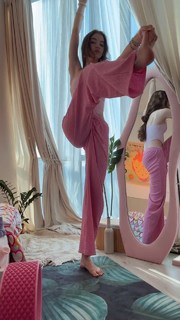 Dana Taranova feet photo thumbnail