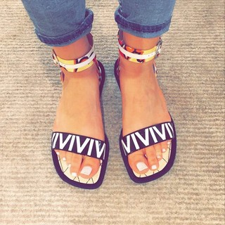 Dana Zarmon feet photo 1
