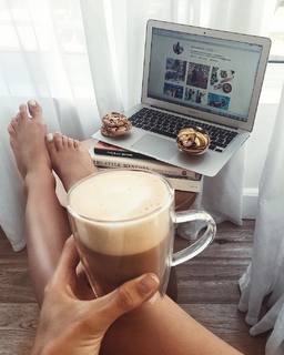 Dana Zarmon feet photo 4