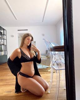 Dana Zarmon feet photo 2