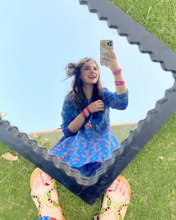 Dananeer Mobeen feet photo 3