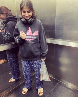 Dananeer Mobeen feet photo 20