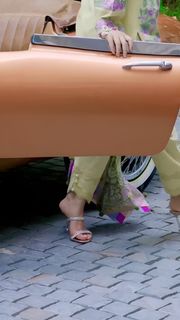 Dananeer Mobeen feet photo 10