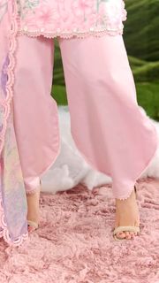 Dananeer Mobeen feet photo 4