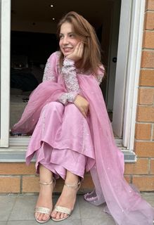 Dananeer Mobeen feet photo 6
