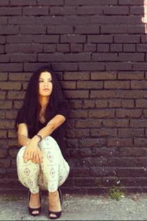 Danay Garcia feet photo thumbnail