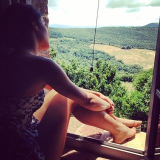 Danay Garcia feet photo thumbnail