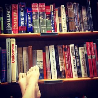 Danay Garcia feet photo thumbnail