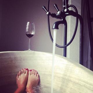 Danay Garcia feet photo thumbnail