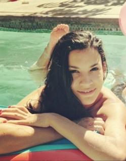 Danay Garcia feet photo thumbnail