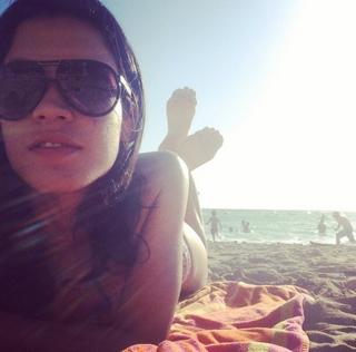 Danay Garcia feet photo thumbnail