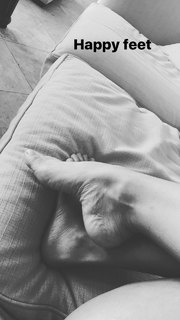 Danay Garcia feet photo thumbnail