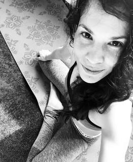 Danay Garcia feet photo thumbnail