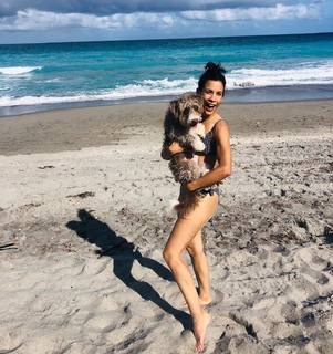 Danay Garcia feet photo thumbnail