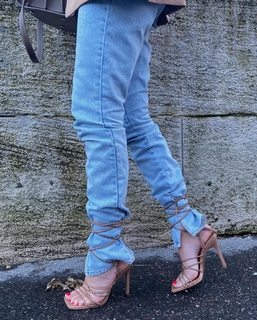 Danaë Bessin feet photo 1