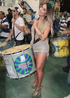 Dani Bolina feet photo thumbnail