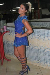 Dani Bolina feet photo thumbnail