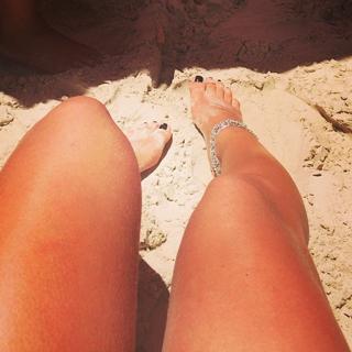Dani Bolina feet photo thumbnail