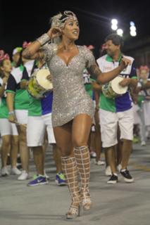 Dani Bolina feet photo thumbnail