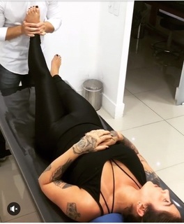 Dani Bolina feet photo thumbnail