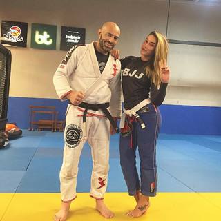 Dani Bolina feet photo thumbnail