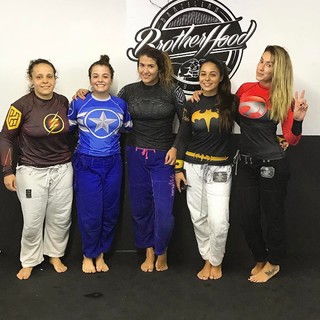 Dani Bolina feet photo thumbnail
