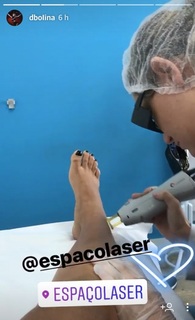 Dani Bolina feet photo thumbnail