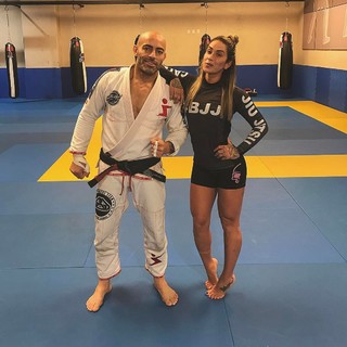 Dani Bolina feet photo thumbnail