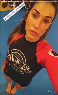Dani Bolina feet photo thumbnail