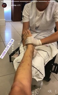 Dani Bolina feet photo thumbnail