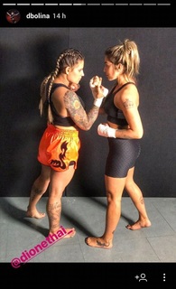 Dani Bolina feet photo thumbnail