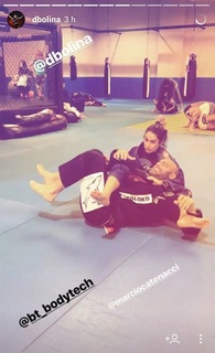 Dani Bolina feet photo thumbnail