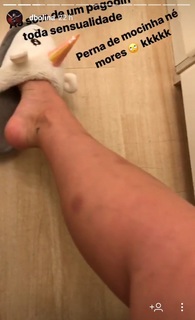 Dani Bolina feet photo thumbnail