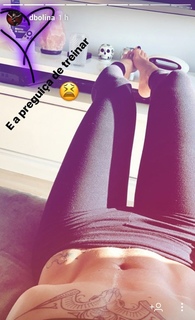 Dani Bolina feet photo thumbnail