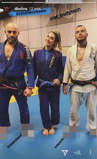 Dani Bolina feet photo thumbnail