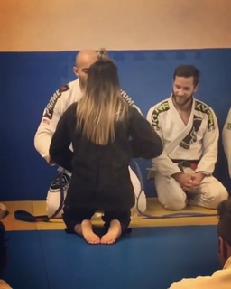 Dani Bolina feet photo thumbnail
