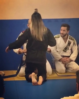 Dani Bolina feet photo thumbnail