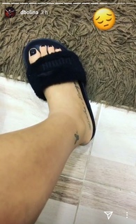 Dani Bolina feet photo thumbnail
