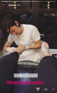 Dani Bolina feet photo thumbnail