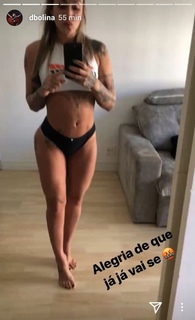 Dani Bolina feet photo thumbnail