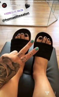 Dani Bolina feet photo thumbnail
