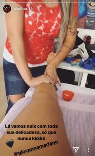 Dani Bolina feet photo thumbnail