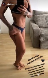 Dani Bolina feet photo thumbnail