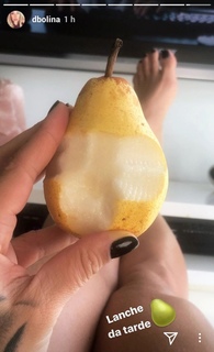 Dani Bolina feet photo thumbnail
