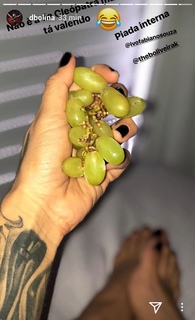 Dani Bolina feet photo thumbnail