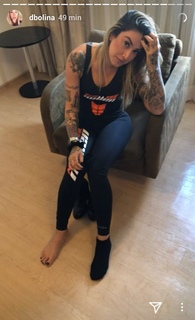 Dani Bolina feet photo thumbnail