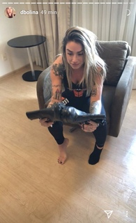 Dani Bolina feet photo thumbnail